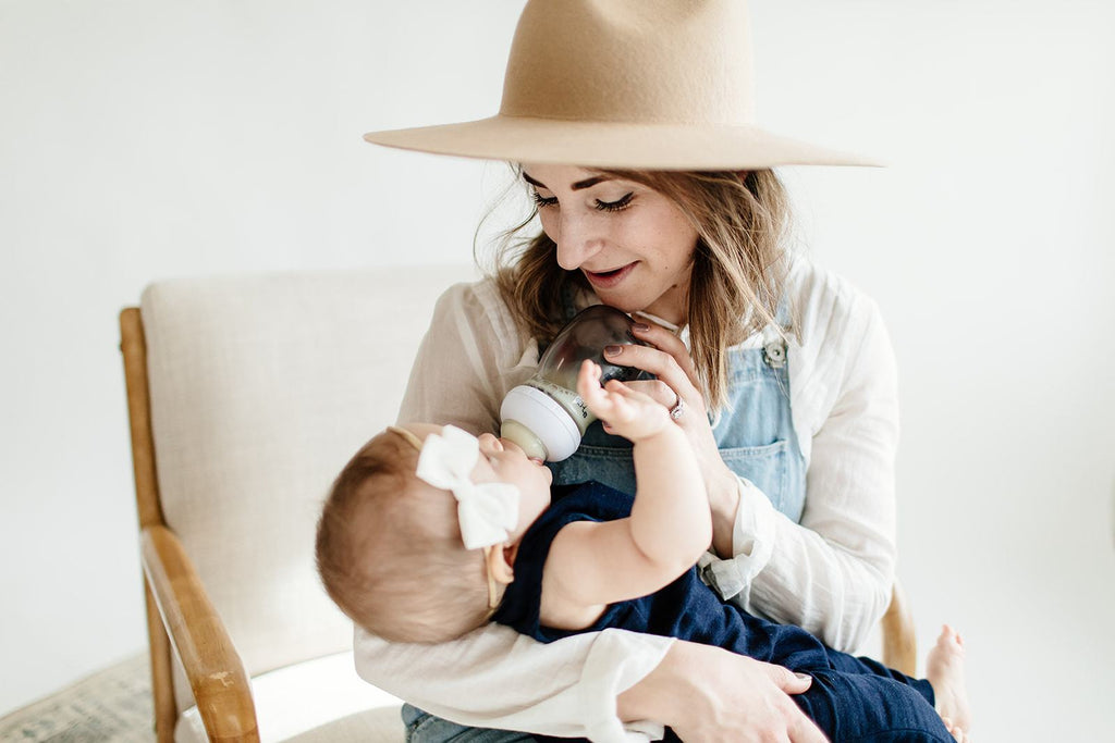 Top 10 Must-Haves For Nursing & Bottle-Feeding Moms