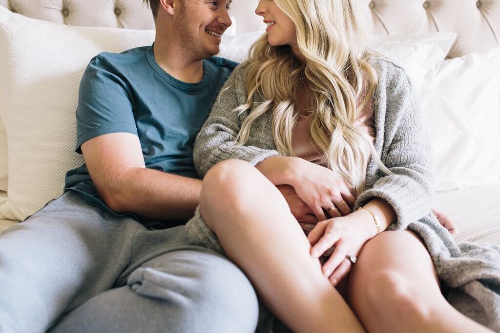 How to Manage Societal Pressures and Expectations as a New Mom